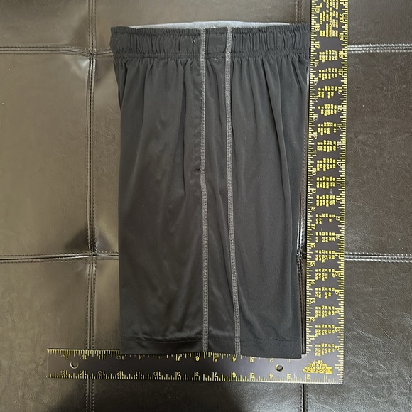 NIKE Dri Fit drawstring shorts - Picture 9 of 10